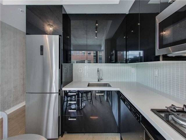 39 Brant Street #323 - Photo 3 of 8