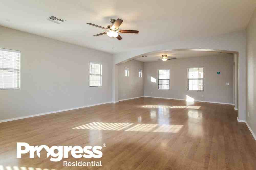 16060 W Banff Ln - Photo 3 of 16