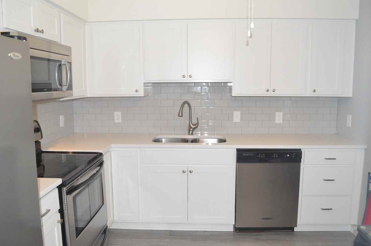 379 Westridge Circle - Photo 3 of 35