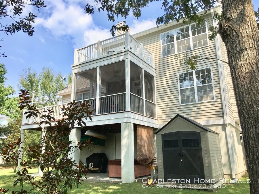 322 Arlington Drive - Photo 3 of 24