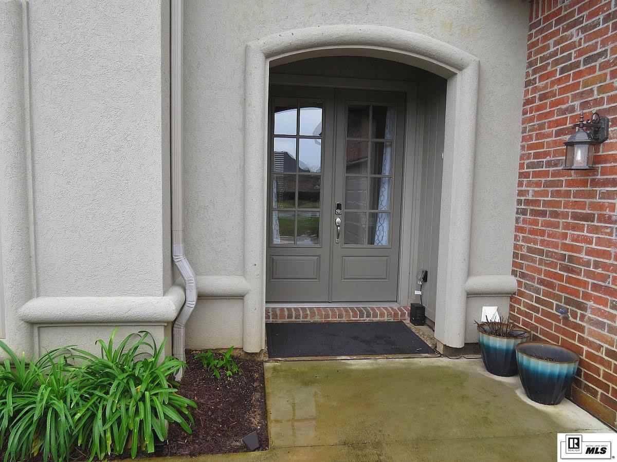 201 Medalist Street - Photo 2 of 30