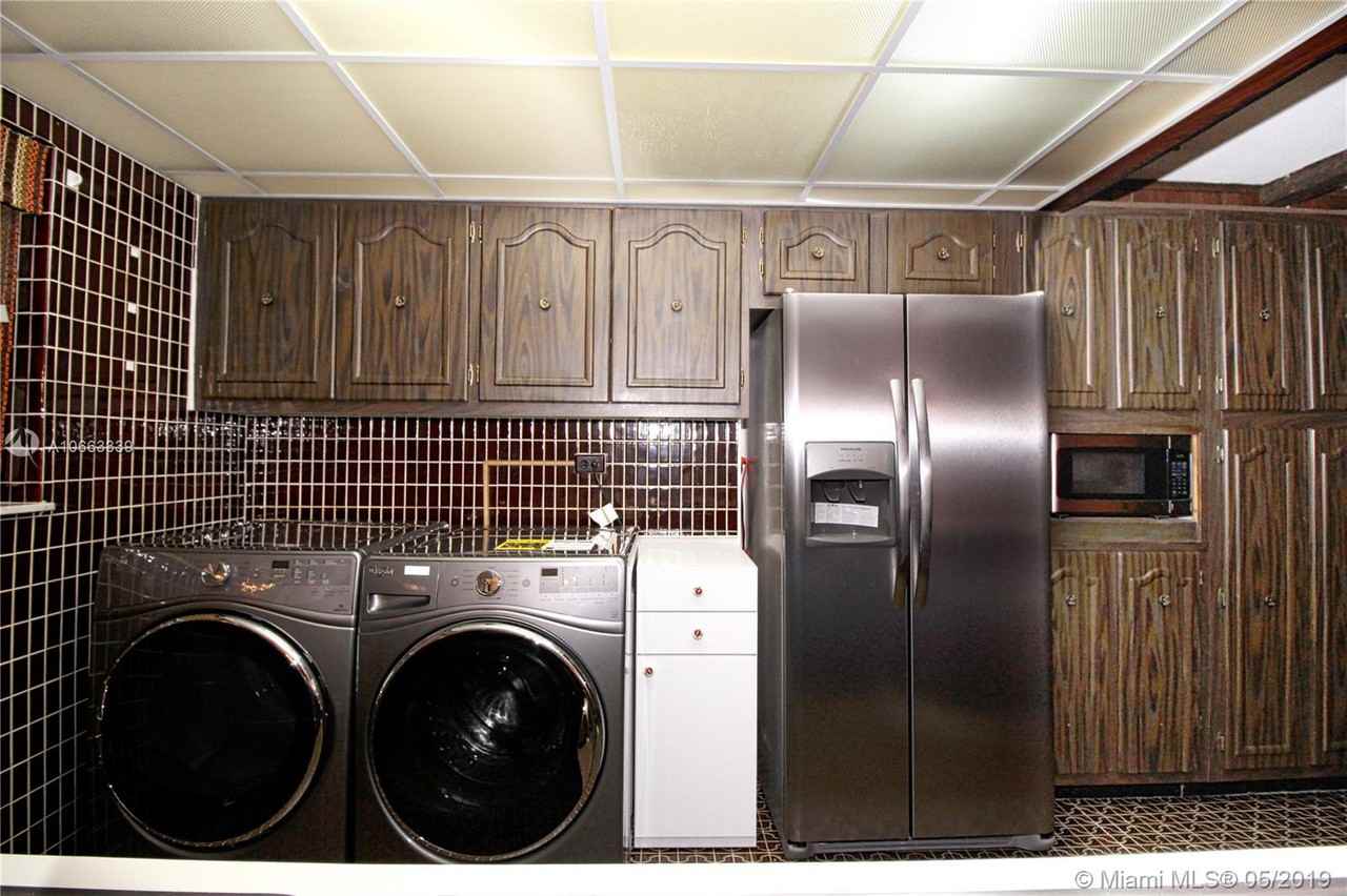 6750 Kingsmoor Way - Photo 2 of 20