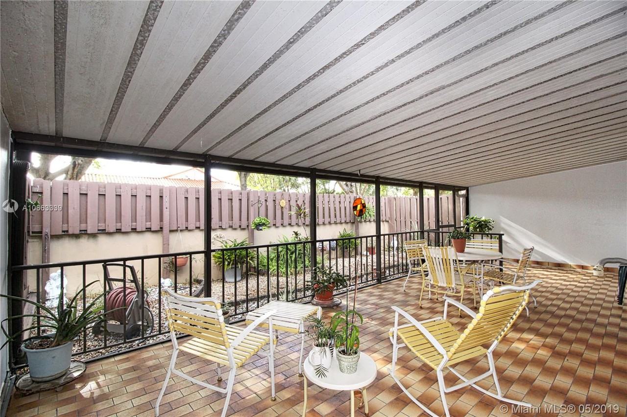 6750 Kingsmoor Way - Photo 3 of 20