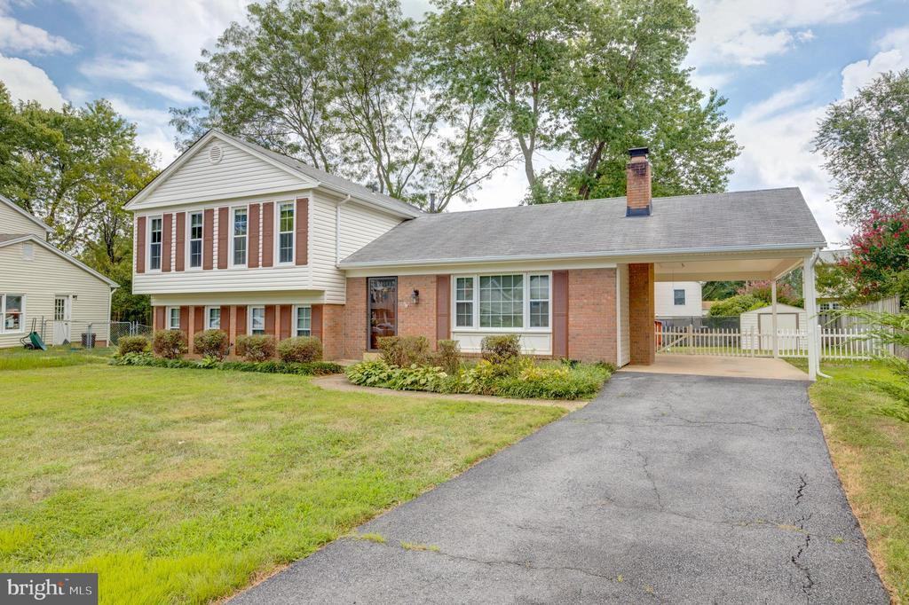 5711 Shropshire Ct - Photo 2 of 50