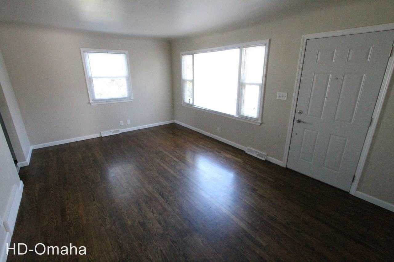 4202 N. 65 Ave - Photo 3 of 17