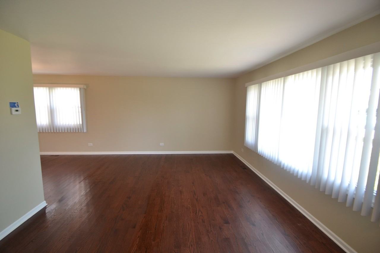 8840 Hickory Dr - Photo 2 of 17