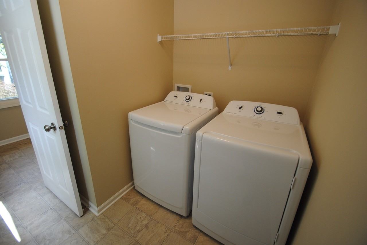 165 W Sylvan Dr - Photo 2 of 9