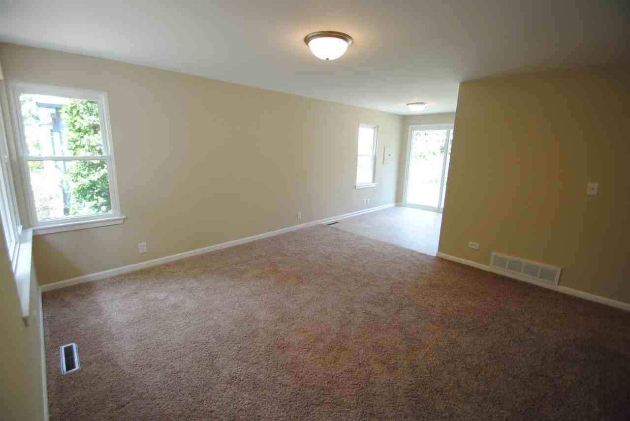 165 W Sylvan Dr - Photo 3 of 9