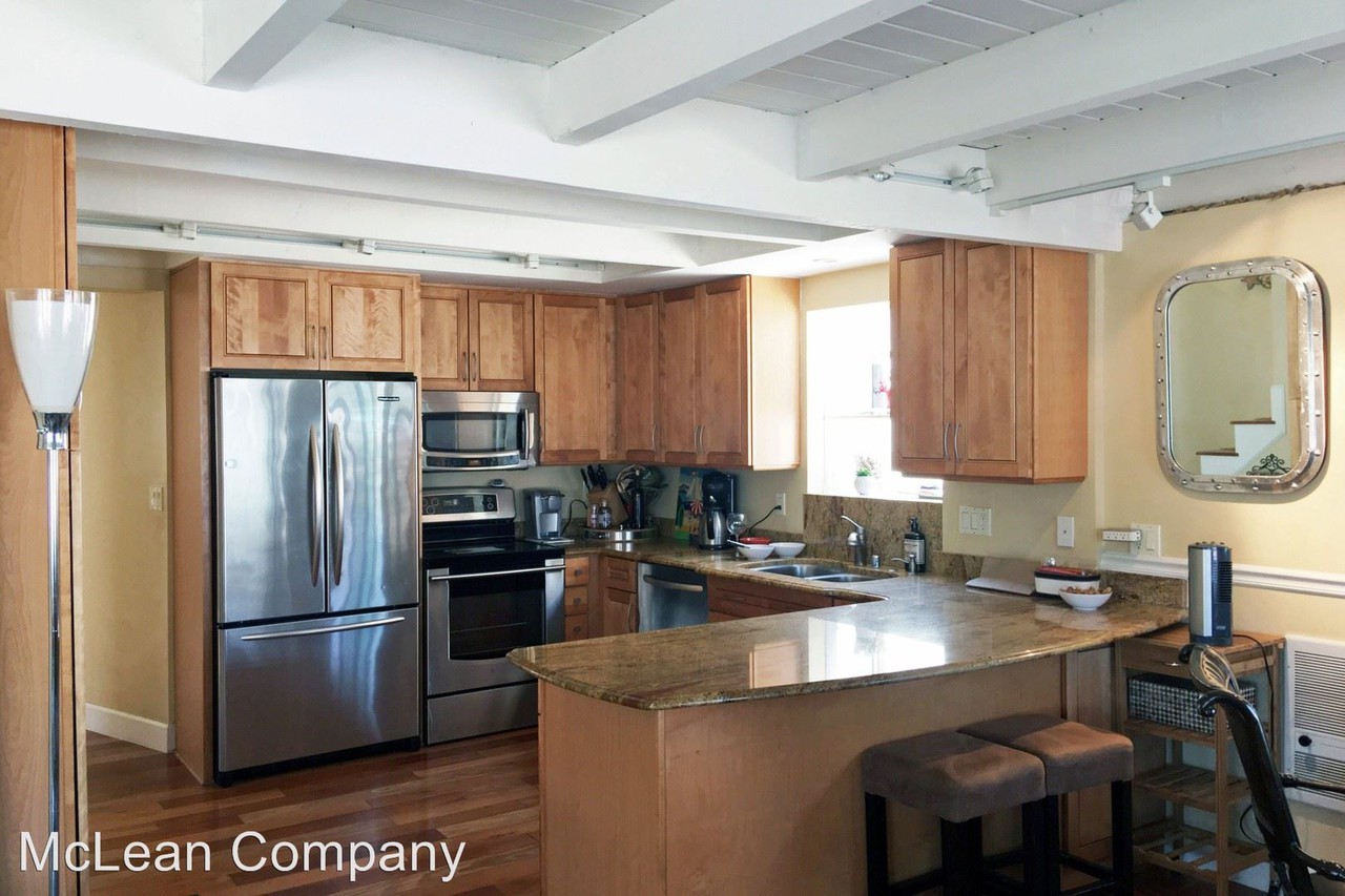 139 7th Street - B - Photo 3 of 28