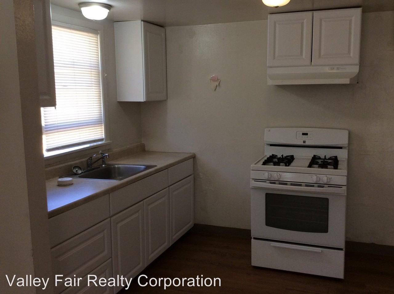 1358/1360/1372 DEWSNUP AVE - Photo 2 of 2