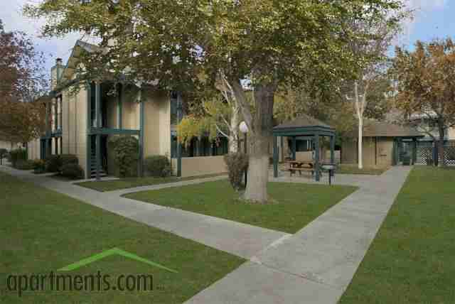 Meadows II Apartment Homes - Photo 2 of 14