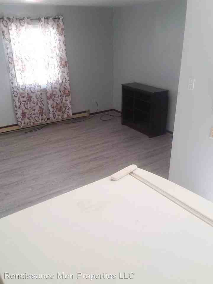 127 S. Spring St - Photo 3 of 5