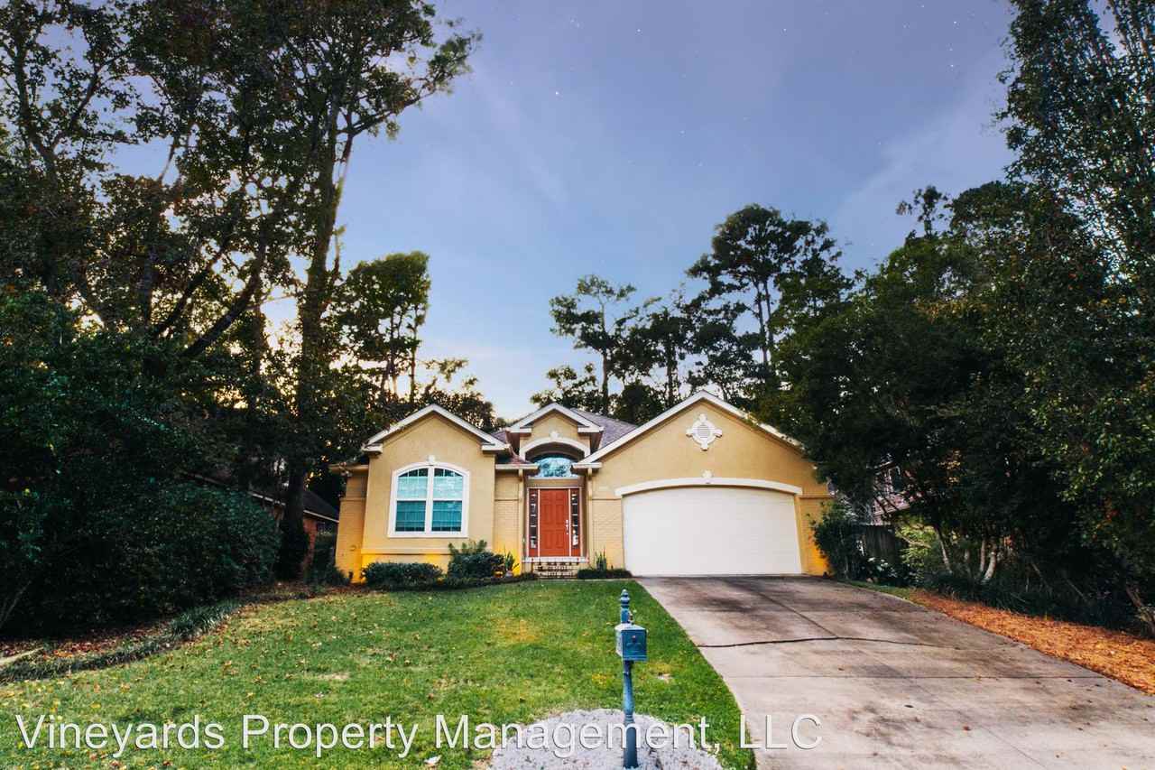 2010 Forest Glen Ct - Photo 2 of 34