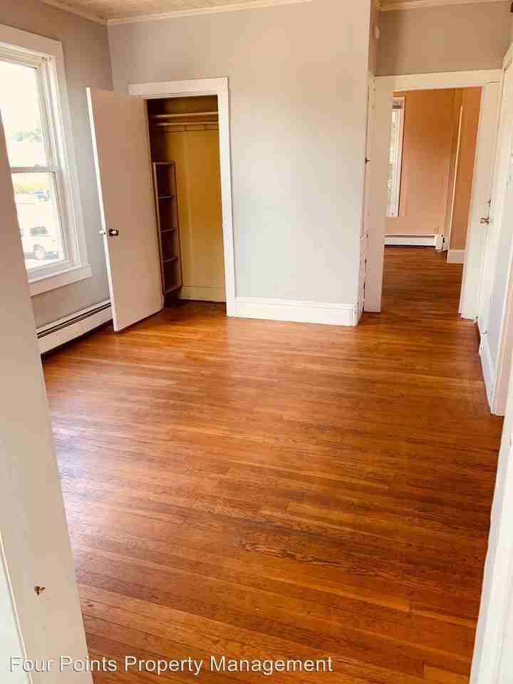 452-454 Main St - Photo 2 of 5