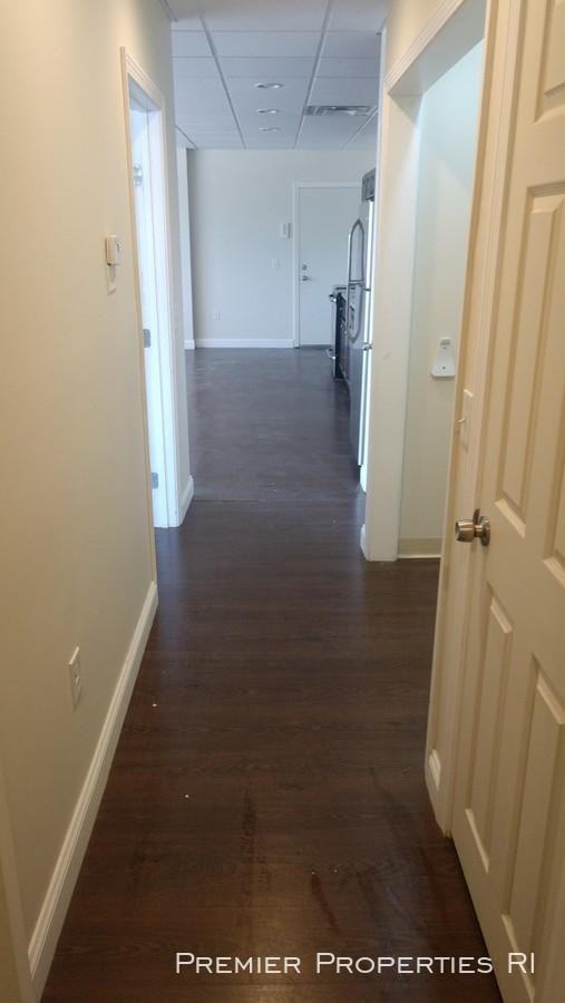 190 Putnam Pike - Photo 2 of 8