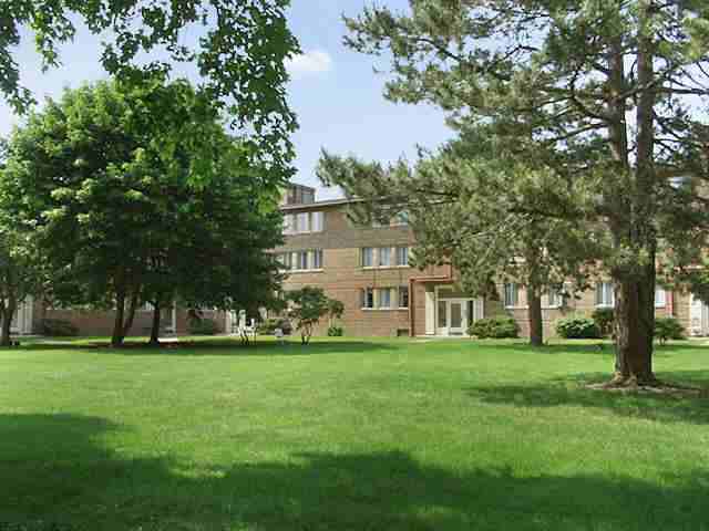 Ellison Park Apartments - Photo 3 of 6