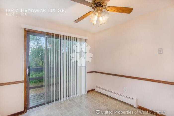 927 Hardwick Dr Se - Photo 3 of 17