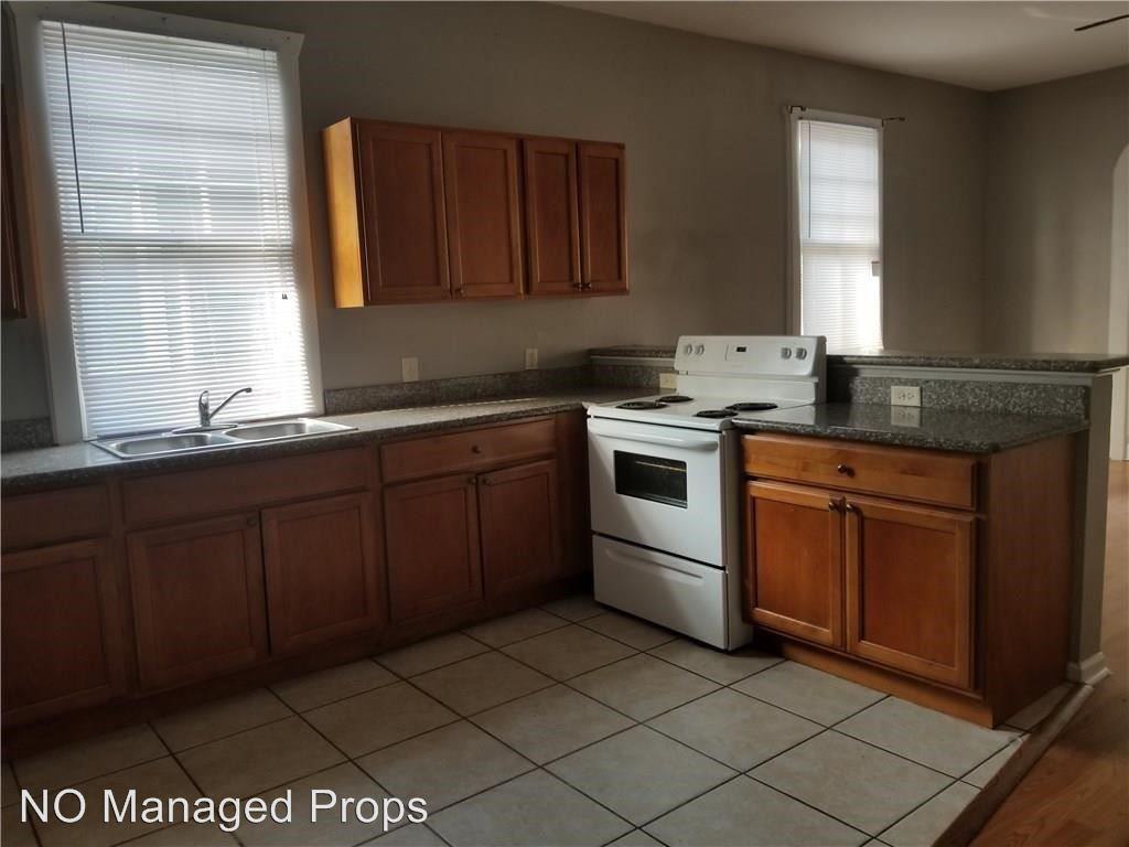 2113-15 Arts St. - Photo 3 of 5