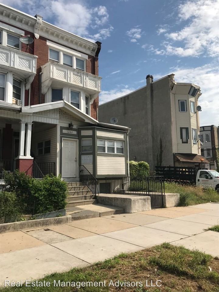 1207 W Erie Ave - Photo 2 of 8