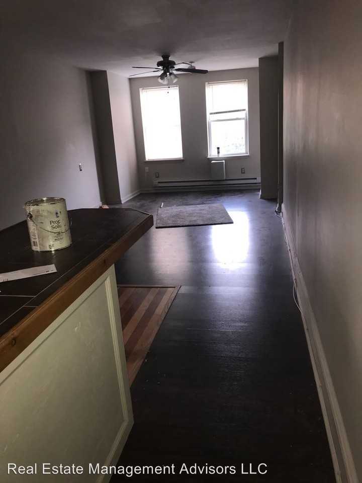 1207 W Erie Ave - Photo 3 of 8