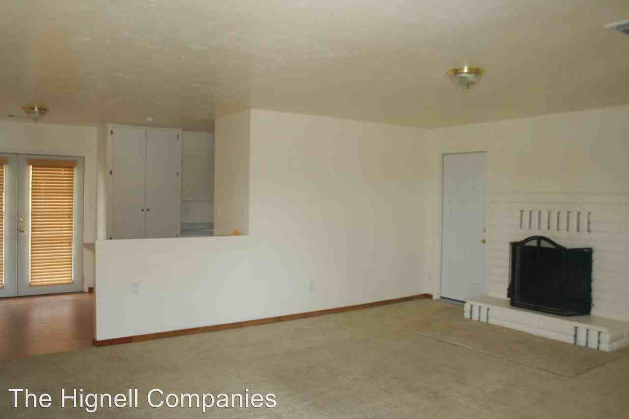 5206 Poplar - Photo 2 of 7