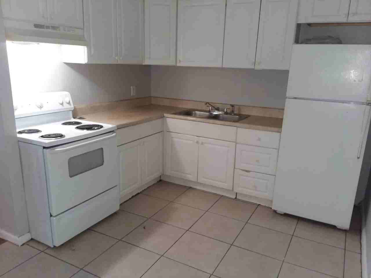 3011 Star St - Photo 2 of 9