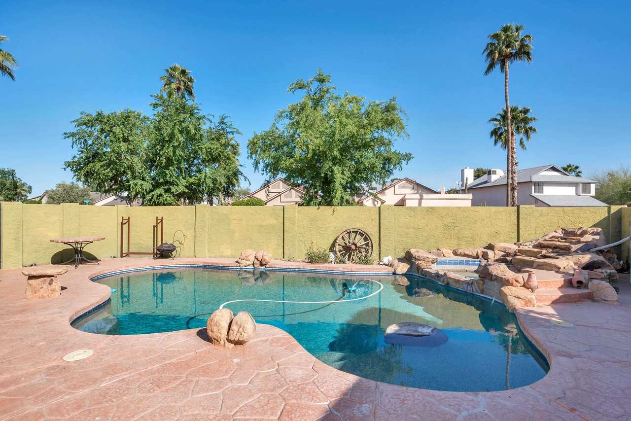 8711 E Latham St. - Photo 2 of 16