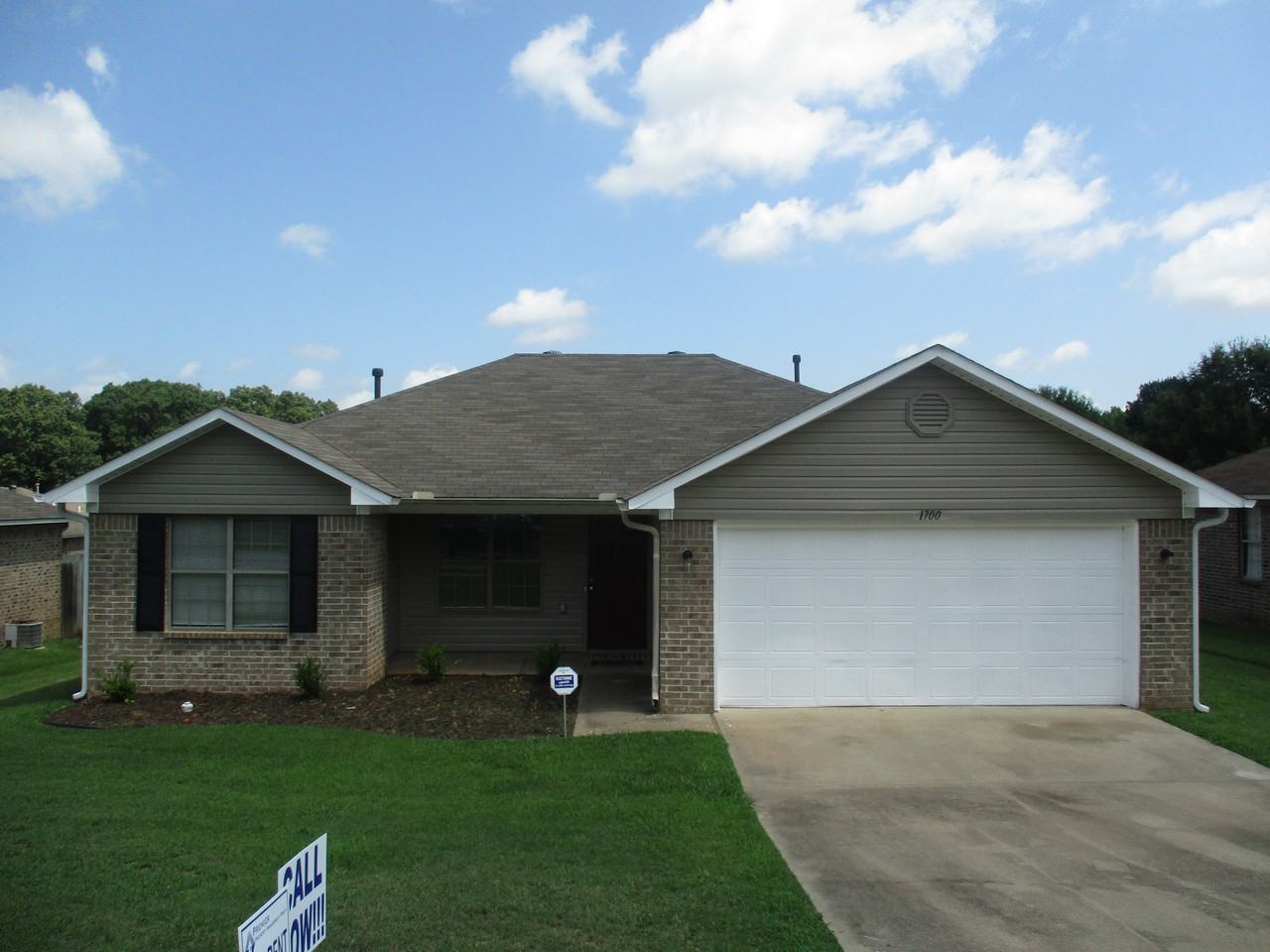 1700 Appalachain Dr - Photo 2 of 11
