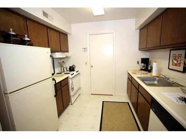 Rolling Hills Apartments - Photo 3 of 9