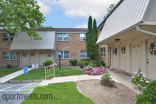 Hollidaysburg Manor - Photo 3 of 19