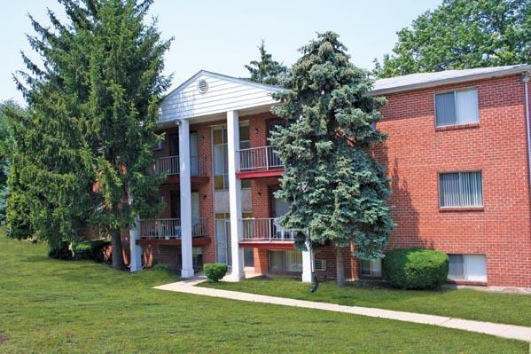 Highview Garden Apartments - Photo 2 of 5