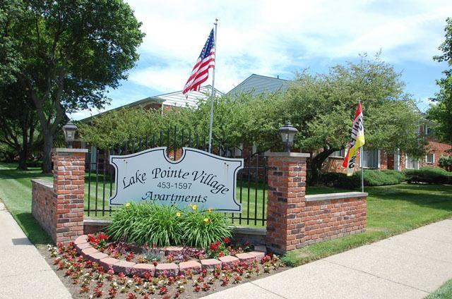 Lake Pointe Village Apartments 14144 Shadywood Dr, Plymouth, MI 48170
