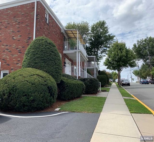 500 Wood Ridge Avenue - Photo 2 of 7