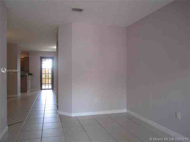 10318 NW 30th Ter - Photo 3 of 29