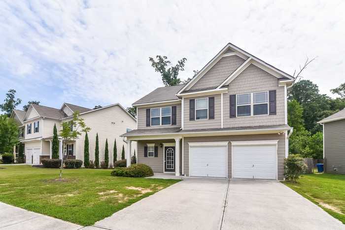 1479 Wilford Drive Northeast - Photo 2 of 20
