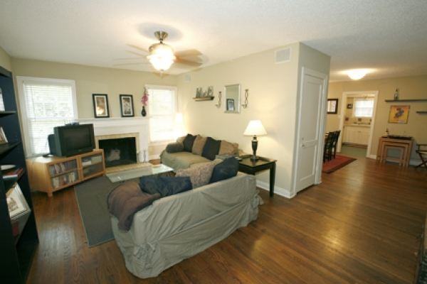 2400 Hartford Rd - Photo 2 of 9