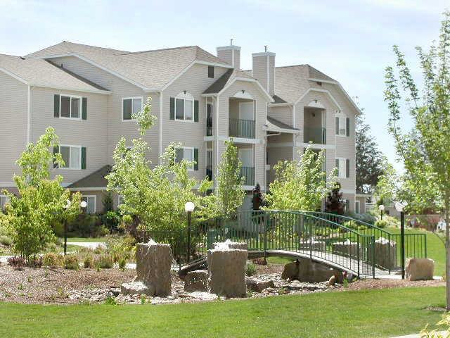 Rembrandt Park Apartments - Photo 3 of 12