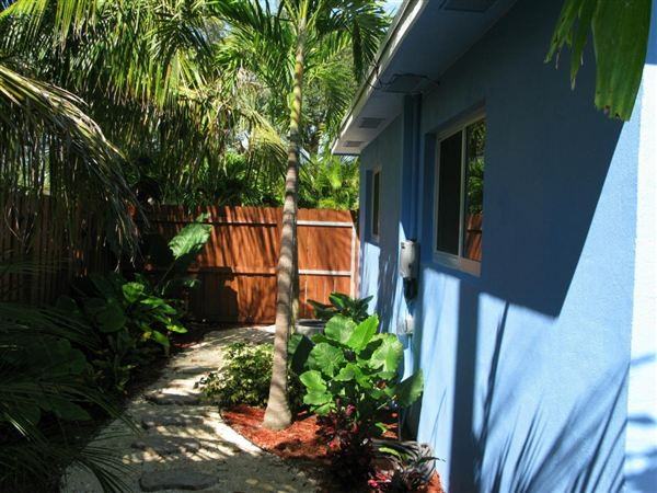 13767 Oleander Ave - Photo 2 of 9