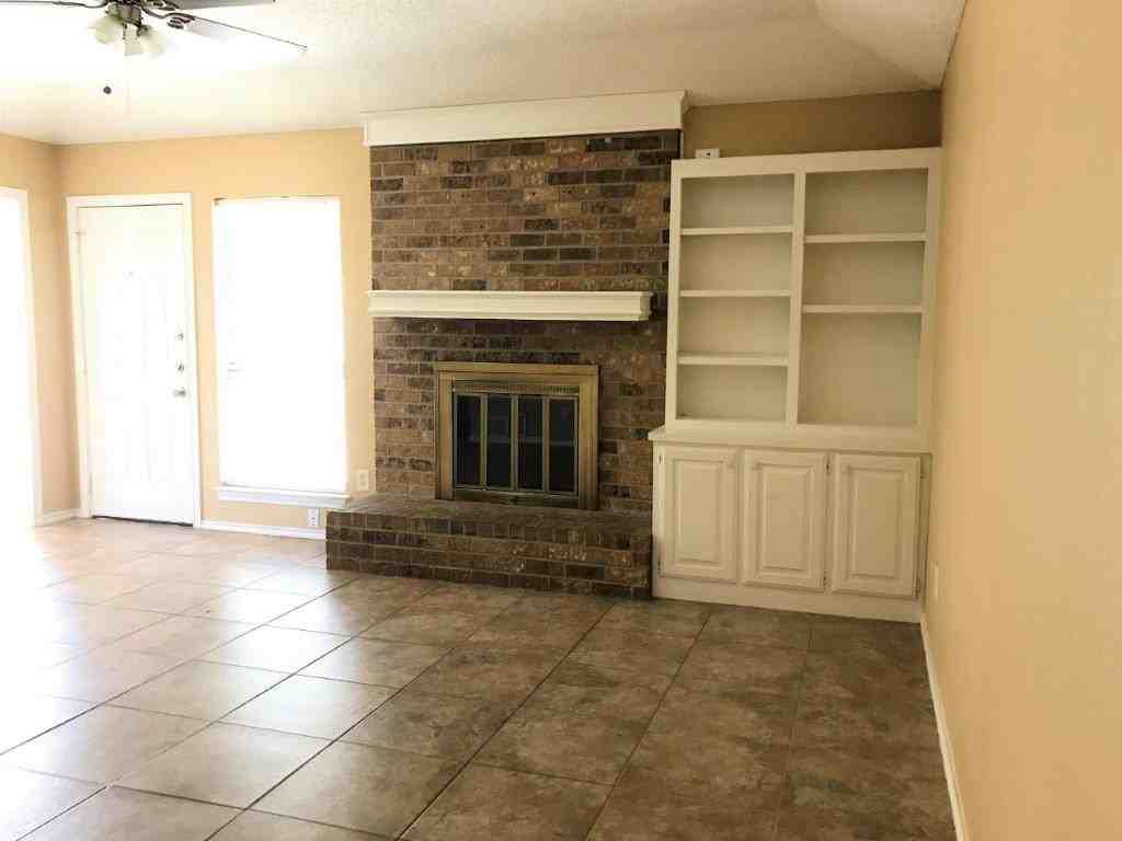 3101 S Meadow Dr - Photo 2 of 11