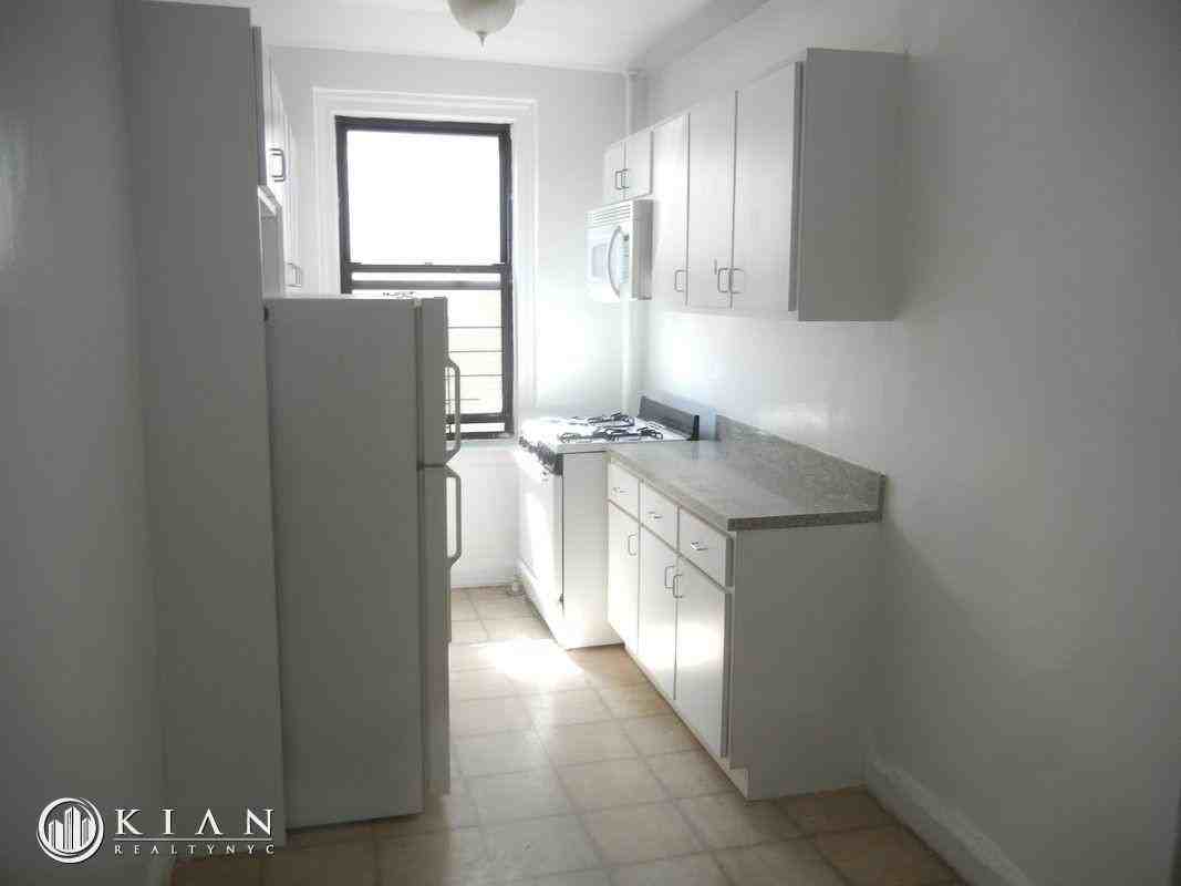 3525 35-25 95th St D07 - Photo 3 of 12