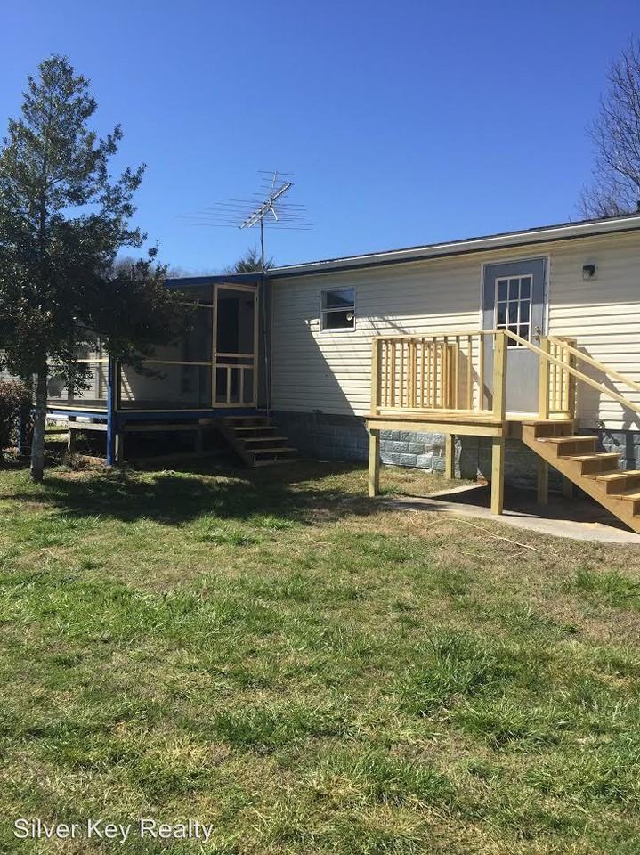 685 Lees Chapel Road - Photo 2 of 15