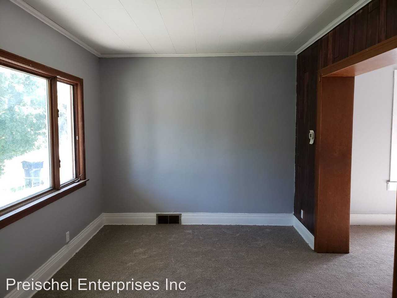 132 Gilbert St - Photo 3 of 16