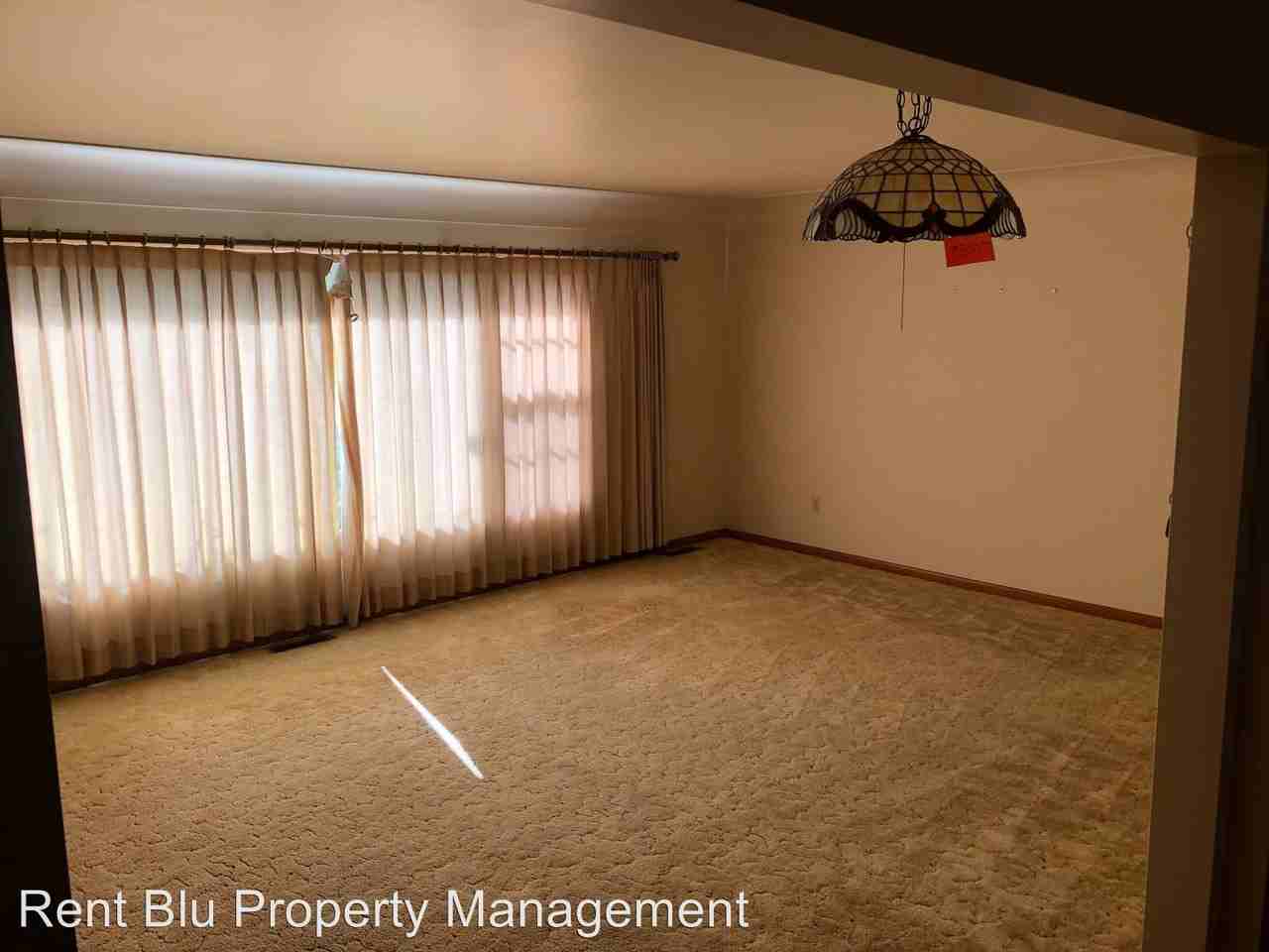 321 N. Locust St. - Photo 2 of 11