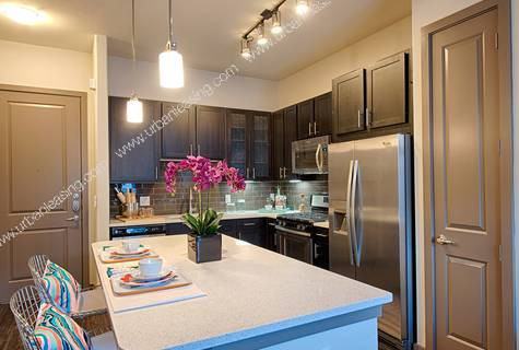 935 North Eldridge Parkway - Photo 3 of 7