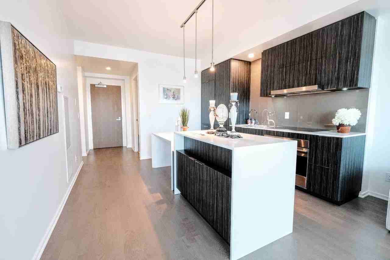 1 Bloor Street East ##4910