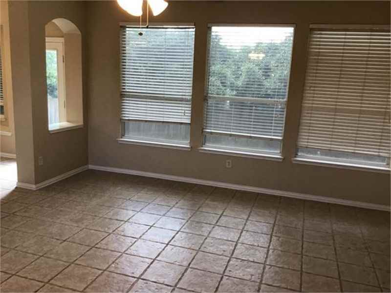 7709 Stansfield Dr - Photo 3 of 16