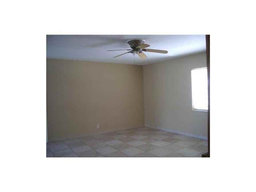 6201 17th - Photo 3 of 8