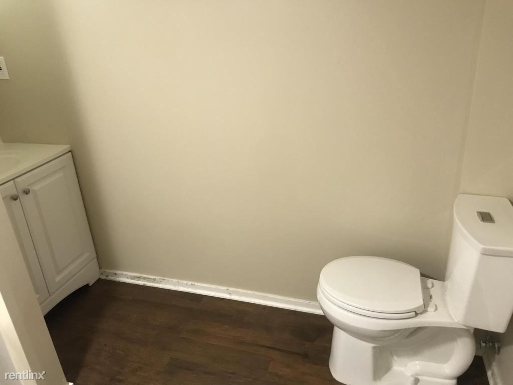 196 Ormsby Ave - Photo 3 of 8