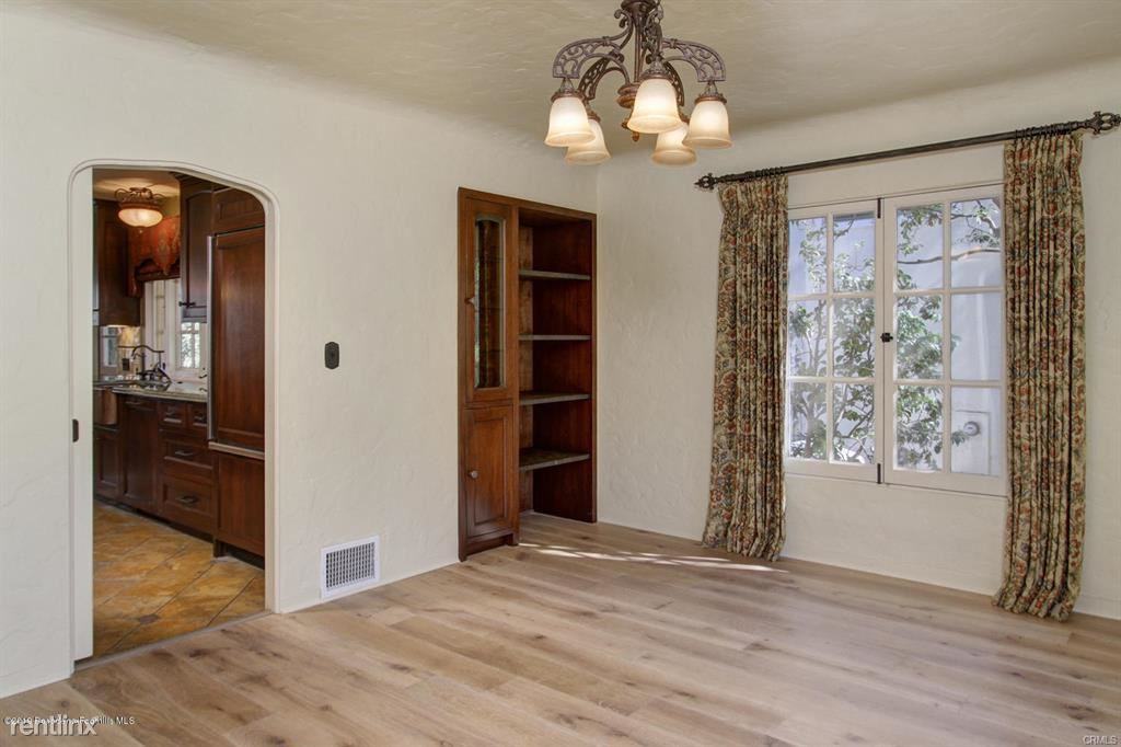 1064 Linda Vista Ave - Photo 3 of 10