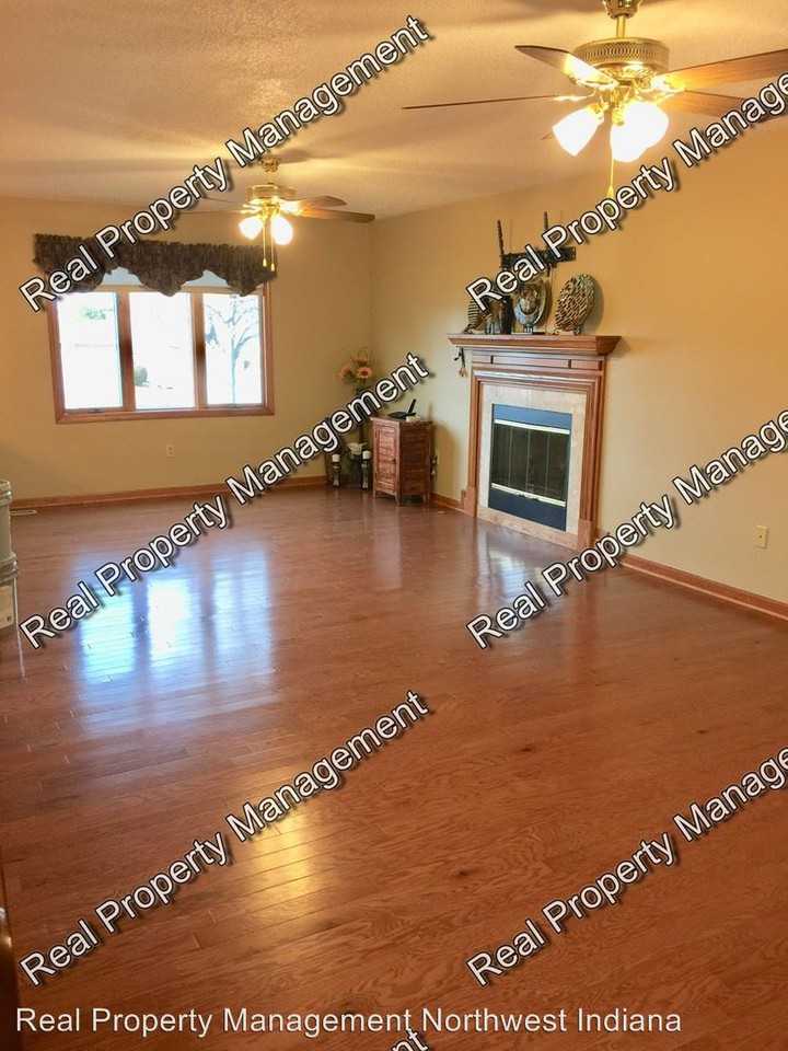 1532 Churchill Drive - Photo 2 of 28